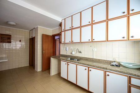 Apartamento à venda com 160m², 3 quartos e 2 vagasCozinha
