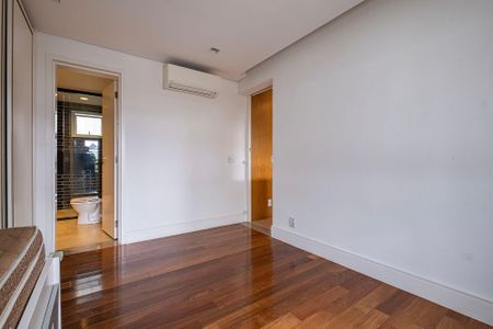 Apartamento à venda com 209m², 2 quartos e 2 vagasSuíte 2