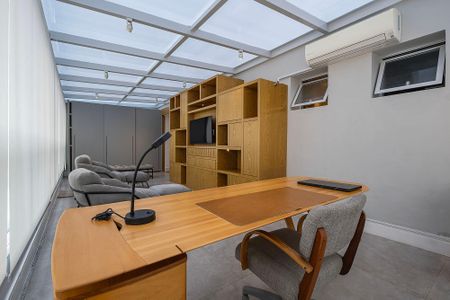 Apartamento à venda com 209m², 2 quartos e 2 vagasEscritório