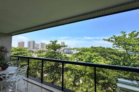 Apartamento à venda com 136m², 4 quartos e 2 vagas