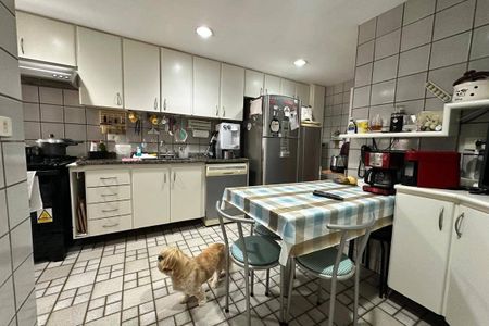 Apartamento à venda com 136m², 4 quartos e 2 vagas