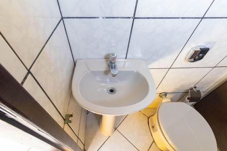 Casa para alugar com 64m², 1 quarto e sem vaga Casa para alugar com 64m², 1 quarto e sem vagaBanheiro