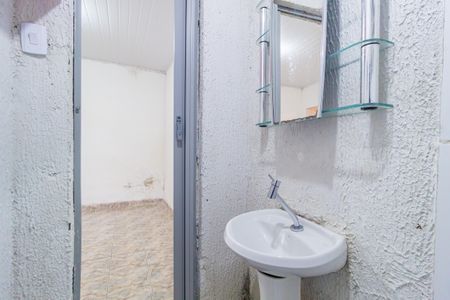 Banheiro de casa para alugar com 1 quarto, 30m² em Quarta Parada, São Paulo
