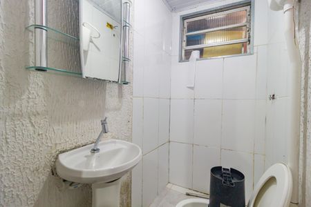 Banheiro de casa para alugar com 1 quarto, 30m² em Quarta Parada, São Paulo