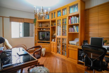 Apartamento à venda com 270m², 4 quartos e 4 vagasEscritório / Banheiro Quarto 4 - Suite 