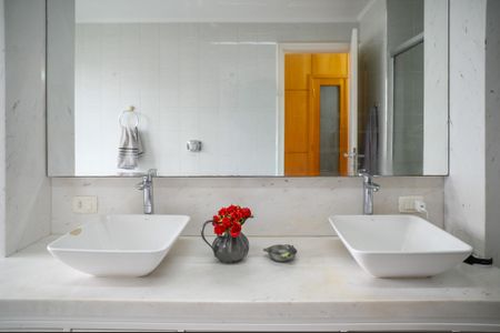 Apartamento à venda com 270m², 4 quartos e 4 vagasBanheiro Quarto 1- Suite