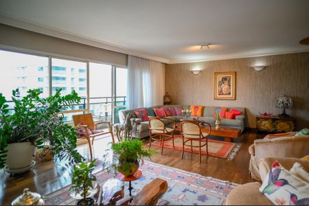 Apartamento à venda com 270m², 4 quartos e 4 vagasSala