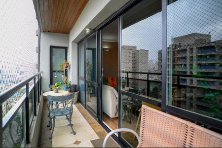 Apartamento à venda com 270m², 4 quartos e 4 vagasVaranda