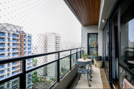 Apartamento à venda com 270m², 4 quartos e 4 vagasVaranda