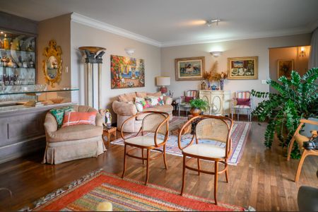 Apartamento à venda com 270m², 4 quartos e 4 vagasSala