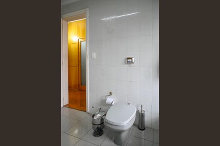 Apartamento à venda com 270m², 4 quartos e 4 vagasBanheiro Quarto 1- Suite