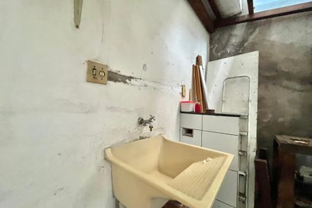 Casa para alugar com 28m², 1 quarto e 1 vagaÁrea de Serviço