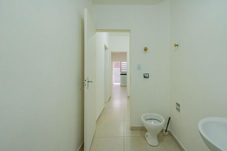 Casa para alugar com 90m², 2 quartos e 1 vaga Casa para alugar com 90m², 2 quartos e 1 vagaBanheiro