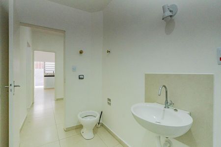 Casa para alugar com 90m², 2 quartos e 1 vaga Casa para alugar com 90m², 2 quartos e 1 vagaBanheiro