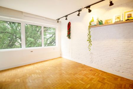 Sala de apartamento para alugar com 2 quartos, 70m² em Cerqueira César, São Paulo