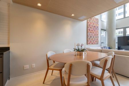 Apartamento à venda com 92m², 2 quartos e 1 vagaSala de Jantar