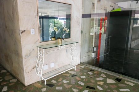 Apartamento à venda com 72m², 2 quartos e 1 vagaPortaria