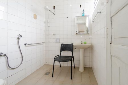 Casa à venda com 353m², 3 quartos e 2 vagas Casa à venda com 353m², 3 quartos e 2 vagasBanheiro suíte