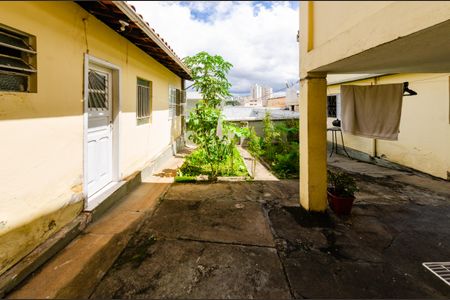 Casa à venda com 353m², 3 quartos e 2 vagas Casa à venda com 353m², 3 quartos e 2 vagasÁrea externa