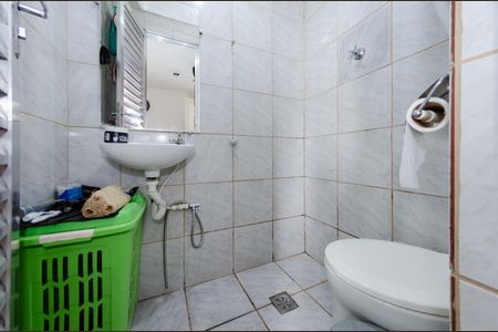 Casa à venda com 353m², 3 quartos e 2 vagas Casa à venda com 353m², 3 quartos e 2 vagasCasa 2 - Banheiro