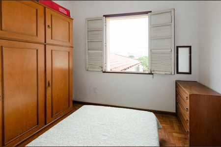 Casa à venda com 353m², 3 quartos e 2 vagas Casa à venda com 353m², 3 quartos e 2 vagasQuarto 1