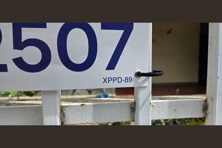 Casa à venda com 353m², 3 quartos e 2 vagas Casa à venda com 353m², 3 quartos e 2 vagasPlaquinha instalada