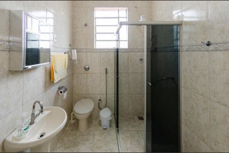 Casa à venda com 353m², 3 quartos e 2 vagas Casa à venda com 353m², 3 quartos e 2 vagasBanheiro social