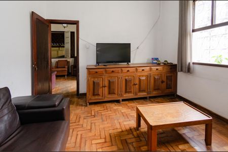 Casa à venda com 353m², 3 quartos e 2 vagas Casa à venda com 353m², 3 quartos e 2 vagasQuarto 2