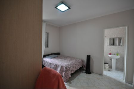 Casa para alugar com 70m², 2 quartos e 2 vagas Suíte 2