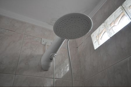 Casa para alugar com 70m², 2 quartos e 2 vagasBanheiro da Suíte 1