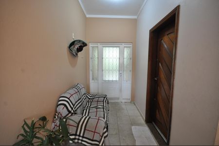 Casa para alugar com 70m², 2 quartos e 2 vagasHall de entrada