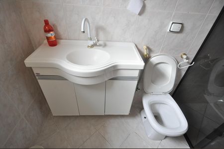 Casa para alugar com 70m², 2 quartos e 2 vagasBanheiro da Suíte 1