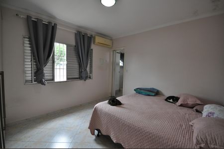 Casa para alugar com 70m², 2 quartos e 2 vagasSuíte 1