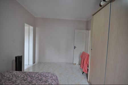 Casa para alugar com 70m², 2 quartos e 2 vagasSuíte 2