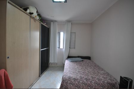 Casa para alugar com 70m², 2 quartos e 2 vagasSuíte 2