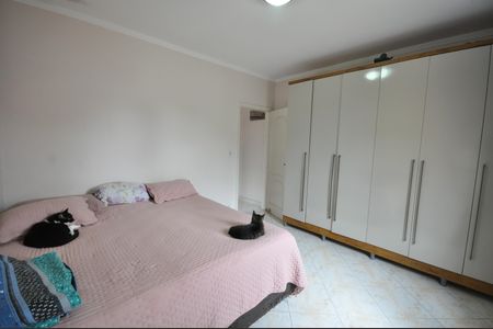 Casa para alugar com 70m², 2 quartos e 2 vagasSuíte 1