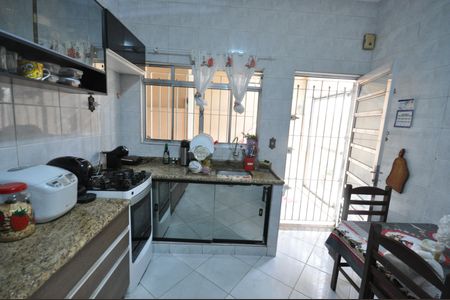 Casa para alugar com 70m², 2 quartos e 2 vagasCozinha