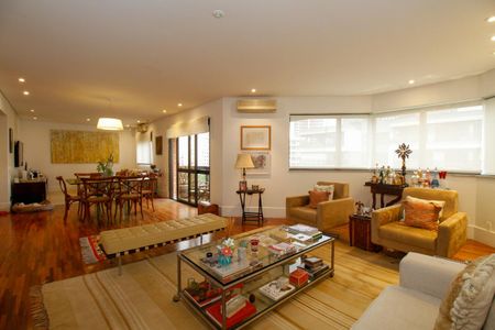 Apartamento à venda com 173m², 3 quartos e 3 vagas Apartamento à venda com 173m², 3 quartos e 3 vagasSala de Estar