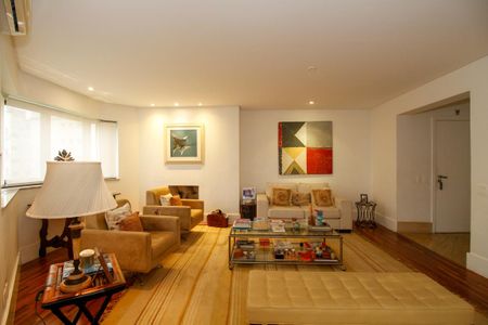 Apartamento à venda com 173m², 3 quartos e 3 vagas Apartamento à venda com 173m², 3 quartos e 3 vagasSala de Estar