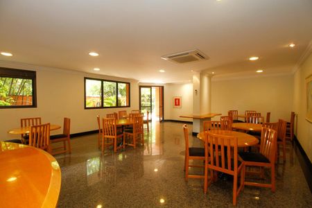 Apartamento à venda com 173m², 3 quartos e 3 vagas Apartamento à venda com 173m², 3 quartos e 3 vagasÁrea Comum - Salão de Festas