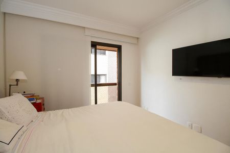 Apartamento à venda com 173m², 3 quartos e 3 vagas Apartamento à venda com 173m², 3 quartos e 3 vagasSuíte 1