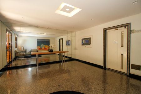 Apartamento à venda com 173m², 3 quartos e 3 vagas Apartamento à venda com 173m², 3 quartos e 3 vagasHall Social