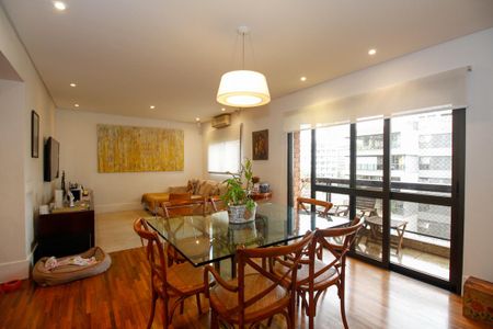 Apartamento à venda com 173m², 3 quartos e 3 vagas Apartamento à venda com 173m², 3 quartos e 3 vagasSala de Jantar