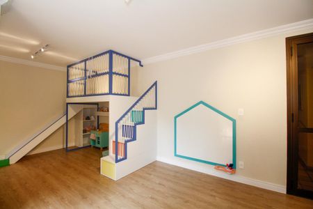 Apartamento à venda com 173m², 3 quartos e 3 vagas Apartamento à venda com 173m², 3 quartos e 3 vagasÁrea Comum - Brinquedoteca