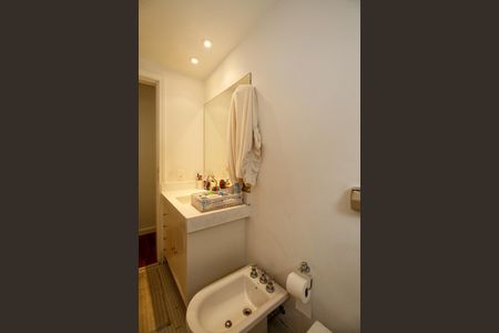 Apartamento à venda com 173m², 3 quartos e 3 vagas Apartamento à venda com 173m², 3 quartos e 3 vagasBanheiro da Suíte 2
