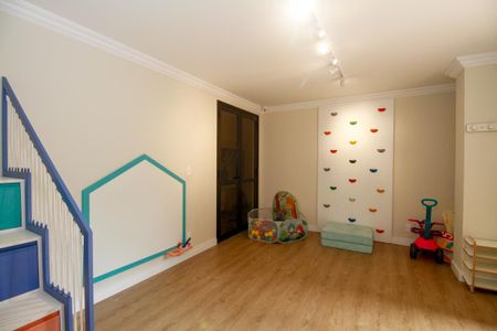 Apartamento à venda com 173m², 3 quartos e 3 vagas Apartamento à venda com 173m², 3 quartos e 3 vagasÁrea Comum - Brinquedoteca