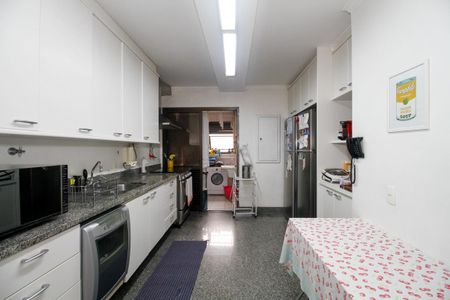 Apartamento à venda com 173m², 3 quartos e 3 vagas Apartamento à venda com 173m², 3 quartos e 3 vagasCozinha