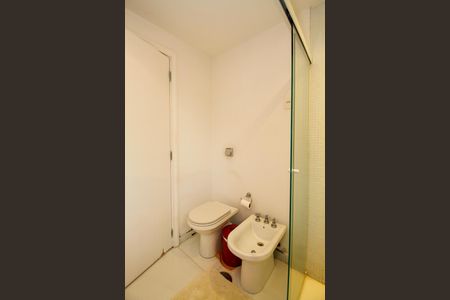 Apartamento à venda com 173m², 3 quartos e 3 vagas Apartamento à venda com 173m², 3 quartos e 3 vagasBanheiro da Suíte 1