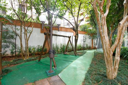 Apartamento à venda com 173m², 3 quartos e 3 vagas Apartamento à venda com 173m², 3 quartos e 3 vagasÁrea Comum - Playground