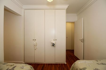 Apartamento à venda com 173m², 3 quartos e 3 vagas Apartamento à venda com 173m², 3 quartos e 3 vagasSuíte 2